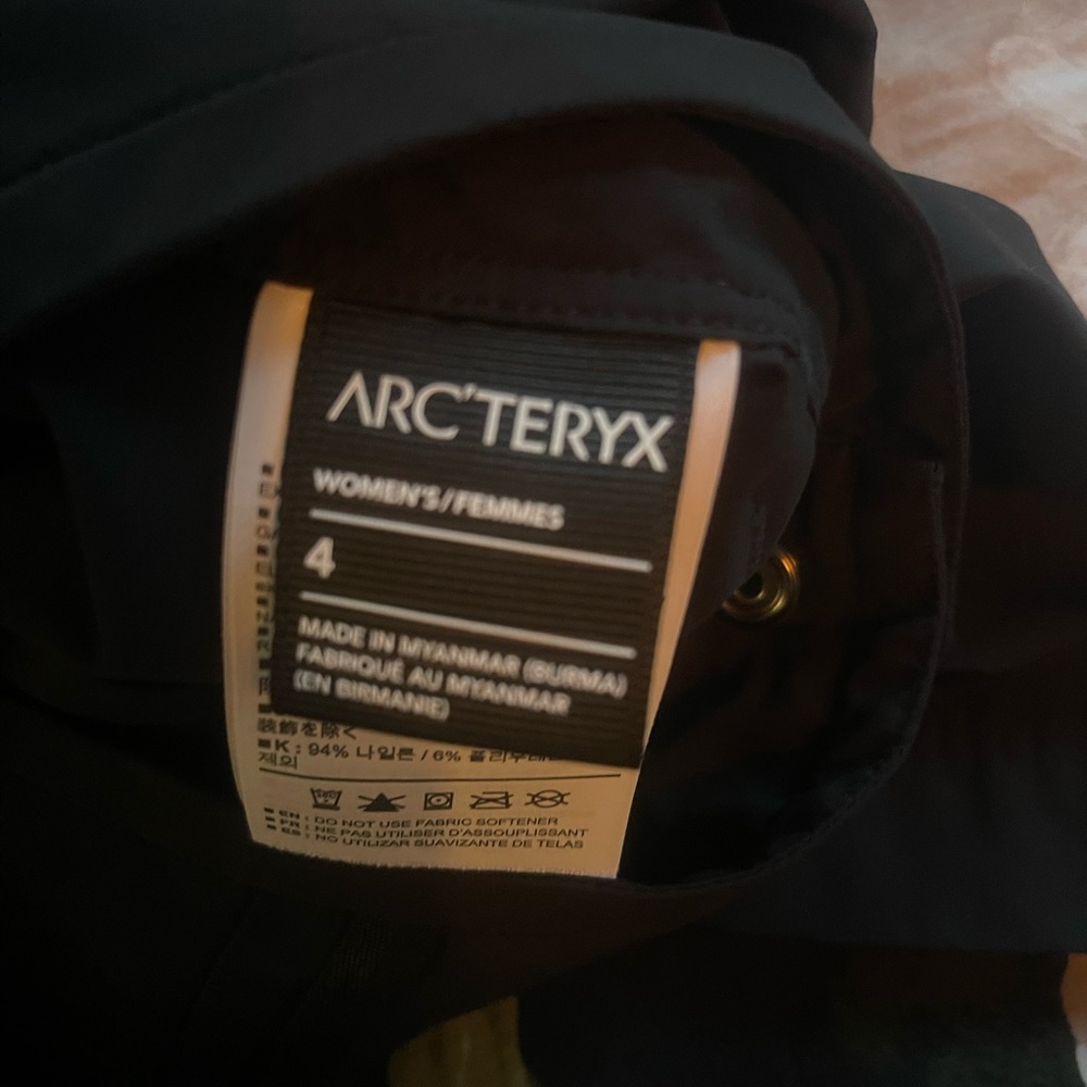 Arcteryx Black Slim Pant Size 4
